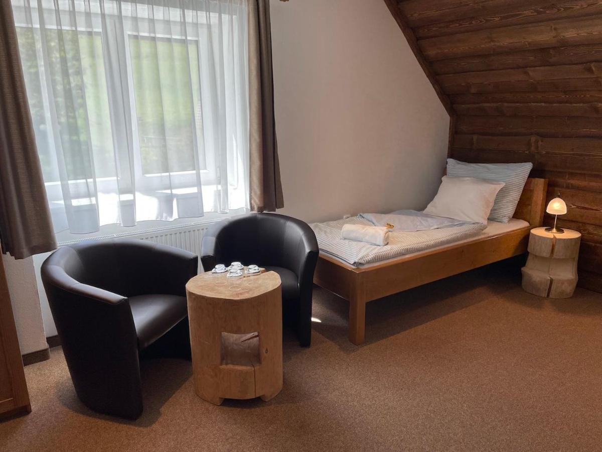 Hotel Kristian Kubova Huť Exterior foto