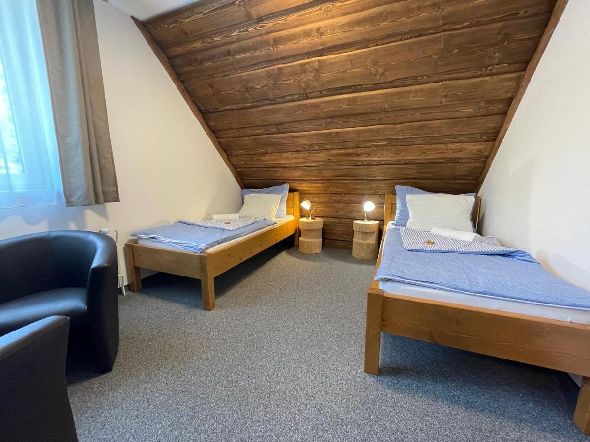 Hotel Kristian Kubova Huť Exterior foto