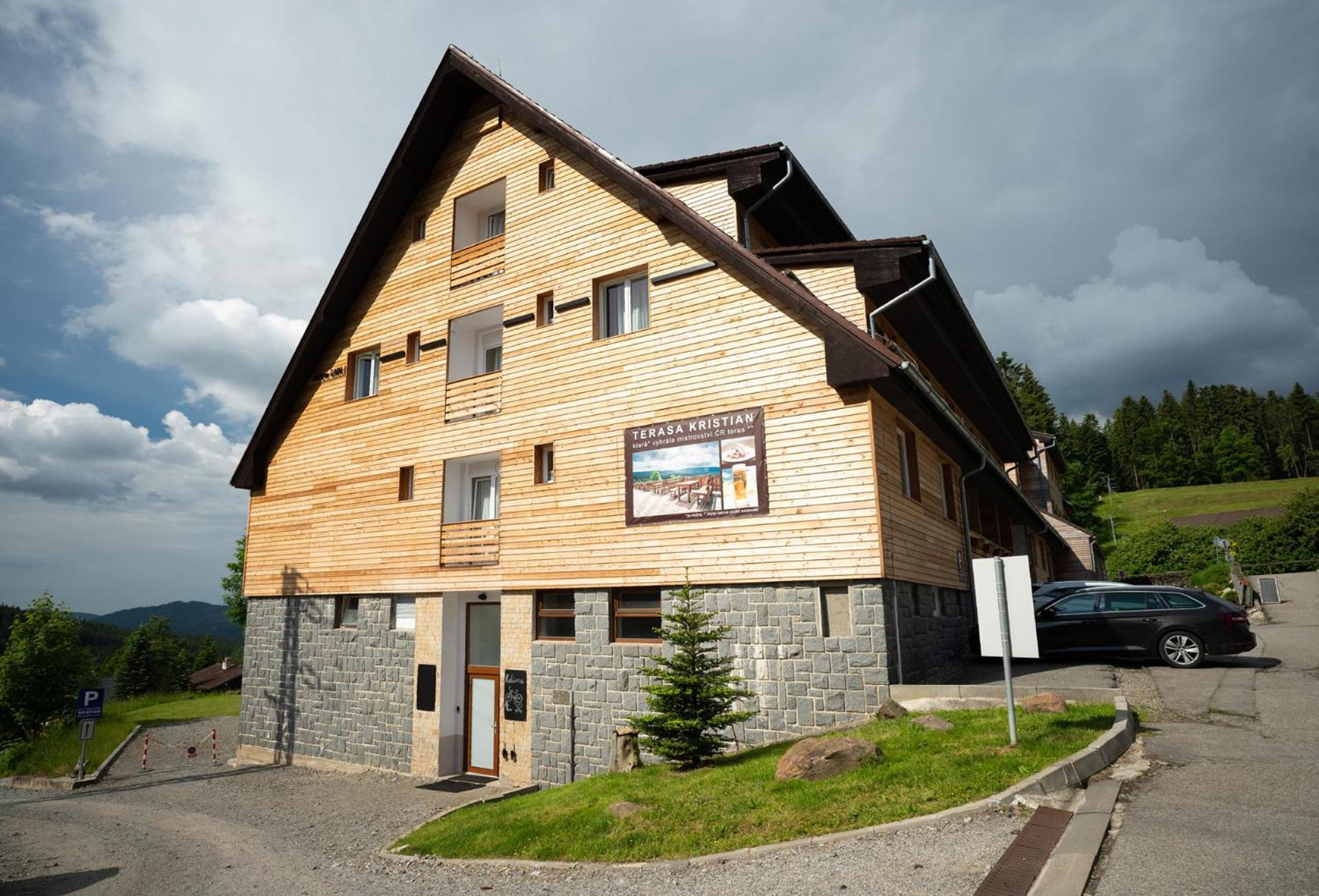 Hotel Kristian Kubova Huť Exterior foto