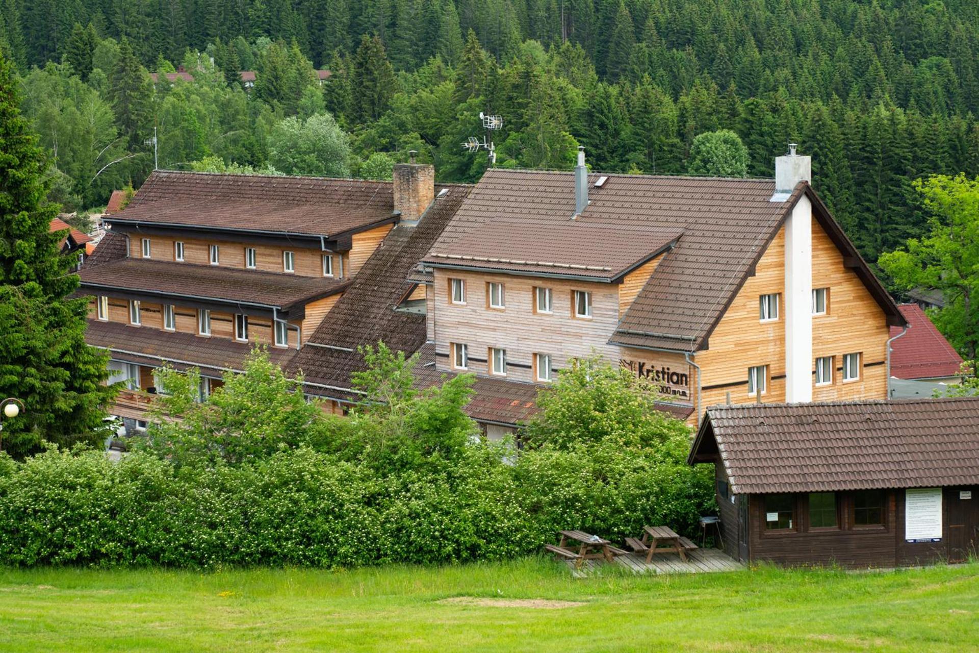 Hotel Kristian Kubova Huť Exterior foto